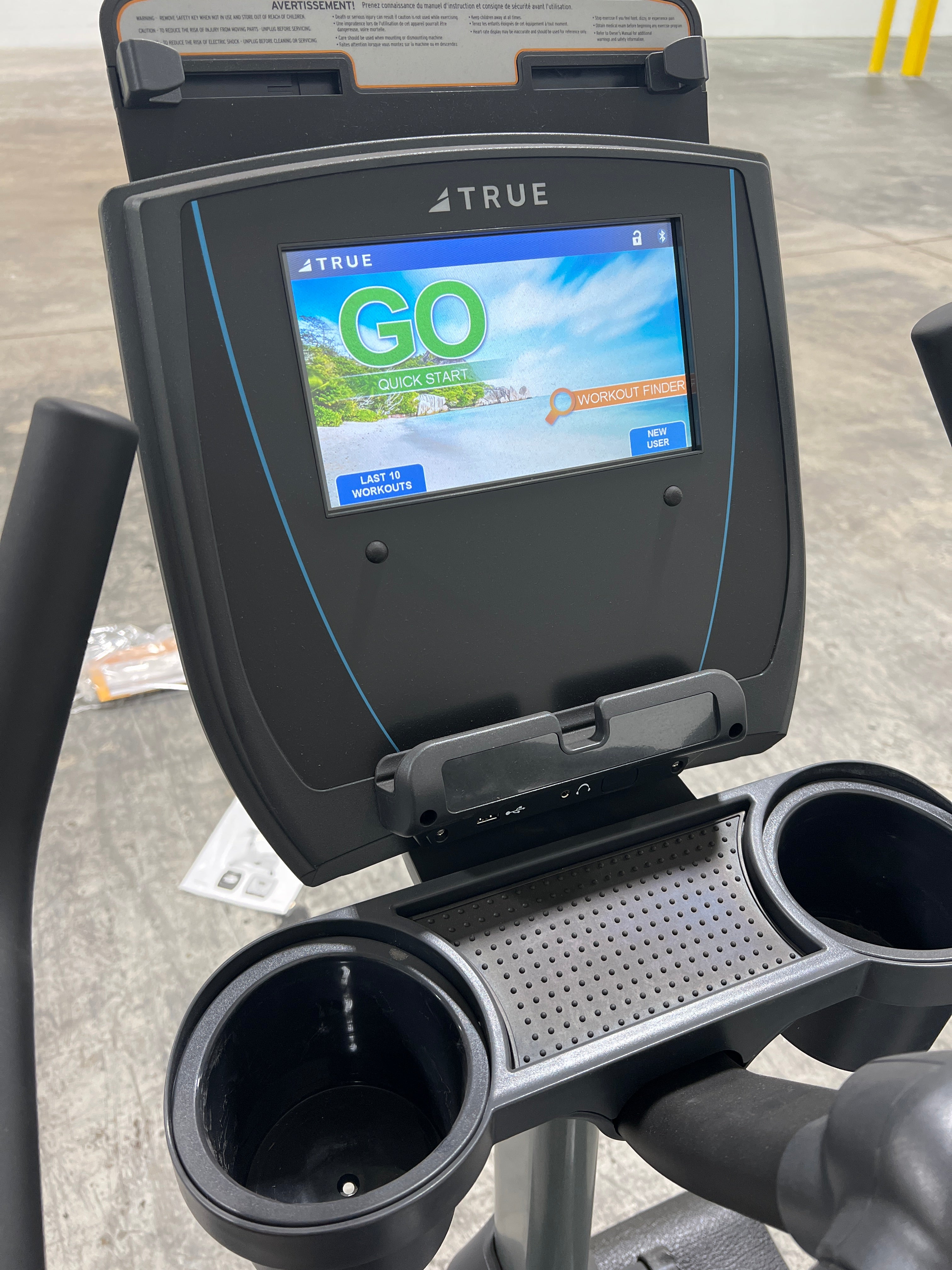 Vrai, TRUE Fitness ES900 Vélo droit (Console Transcend) (Boîte ouverte)