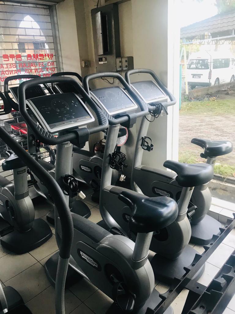 e-Cart Depot Malaisie, Vélo droit Technogym Excite 500